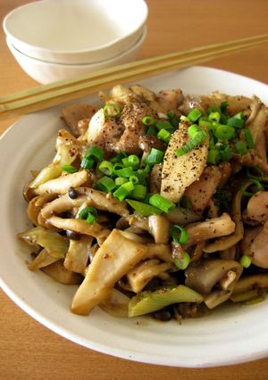 きのこと鶏肉の粒マスタード味噌炒め-レシピのメイン写真