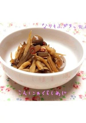 こんにゃくとしめじのピリ辛煮-レシピのメイン写真