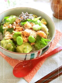 鮭フレ×アボカドの醤油麹丼 -レシピのメイン写真