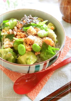 鮭フレ×アボカドの醤油麹丼　-レシピのメイン写真
