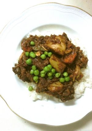 市販のルウと赤ワインのみの簡単カレー♪-レシピのメイン写真