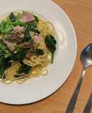 菜花とベーコンのパスタ牡蠣のオイル漬のせ