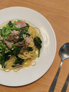 菜花とベーコンのパスタ牡蠣のオイル漬のせ-レシピのメイン写真
