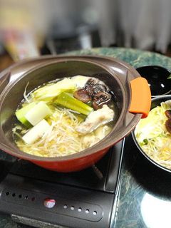 鶏手羽元と干ししいたけの塩山椒鍋-レシピのメイン写真