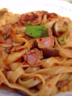 しめじとベーコンの、キムチやきうどん-レシピのメイン写真