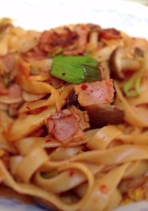 しめじとベーコンの、キムチやきうどん-レシピのメイン写真