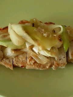 塩麹☆ねぎ乗せポークステーキ-レシピのメイン写真