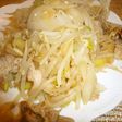 豚肉ともやしのピリ辛炒め