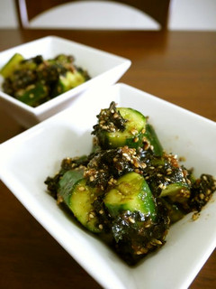 たたき胡瓜の梅肉ソース和え♪ごま風味♪-レシピのメイン写真