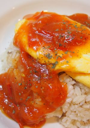トマトのフレッシュソースオムライス-レシピのメイン写真