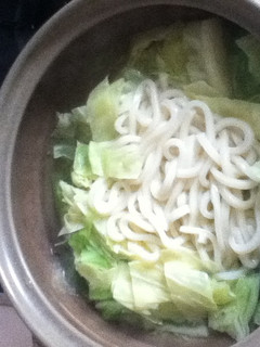 高校生の簡単♪茹でキャベツ釜玉うどん-レシピのメイン写真