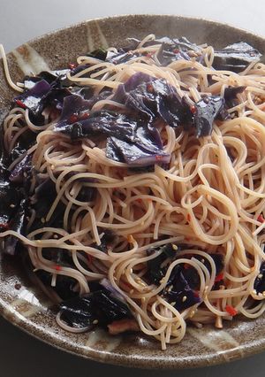 [失敗]紫キャベツと赤柚子胡椒のパスタ-レシピのメイン写真