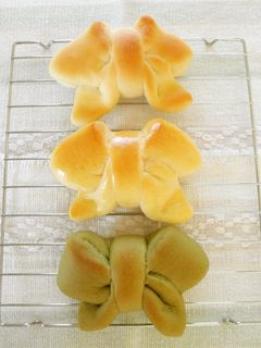 可愛い成形♪リボンパン-レシピのメイン写真