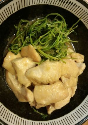 胸肉と豆苗のにんにく醤油炒め-レシピのメイン写真