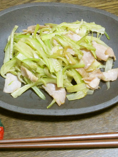 セロリとハムのバター醤油炒め-レシピのメイン写真