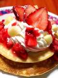 ハワイ風パンケーキ♡生クリーム&苺ソース