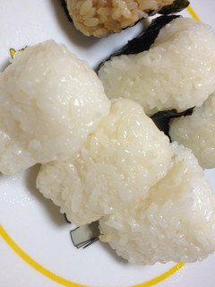 簡単♡ごま油おにぎり♡-レシピのメイン写真