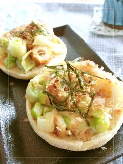 ぶつ切り葱と竹輪の醤油麹×おかかトースト-レシピのメイン写真
