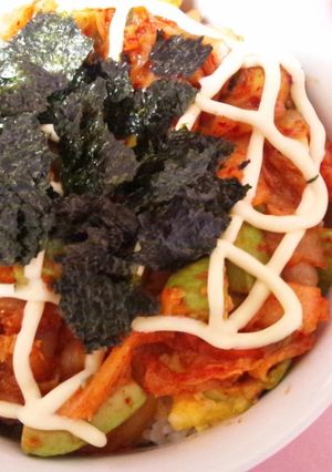 超簡単！アボカドキムチのオムレツ丼♪-レシピのメイン写真