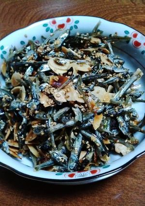 食べる煮干しで甘辛アーモンドごま和え-レシピのメイン写真
