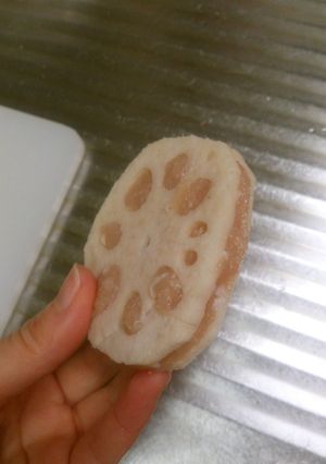 レンコンにミンチを詰める方法-レシピのメイン写真
