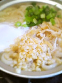 アツアツ☆きざみ月見の鍋焼きうどん-レシピのメイン写真