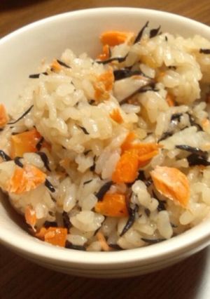 祖母の味＊炊き込みご飯（鮭＋ひじき）-レシピのメイン写真