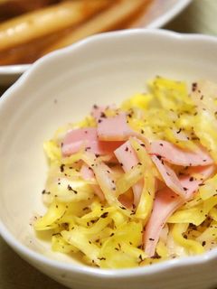 あと1品♪キャベツとハムのゆかり和え☆-レシピのメイン写真