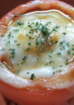 【トマトのチーズ焼き】そぼろ＆温泉卵入り-レシピのメイン写真