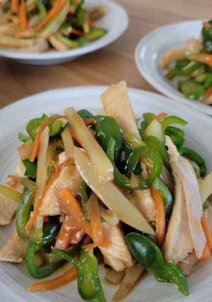 サラダチキンと家にある野菜で♪青椒肉絲-レシピのメイン写真