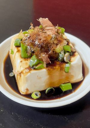 ねぎ生姜、醤油にかつお節で定番の冷奴-レシピのメイン写真