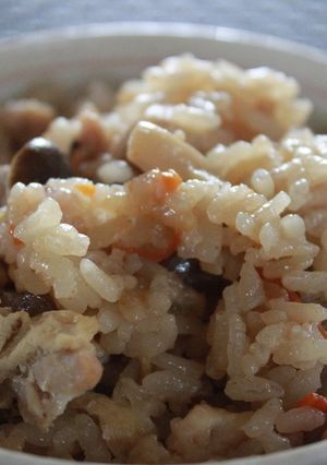 基本五目炊き込みご飯♪スイッチポンで簡単-レシピのメイン写真