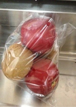 リンゴと保存酸っぱいキウイを甘くする方法-レシピのメイン写真
