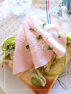 後乗せハム♡ピーマン玉葱さっぱりトースト-レシピのメイン写真