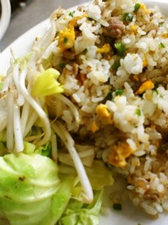 野菜を美味しく簡単に!卵ピーマンの炒飯-レシピのメイン写真