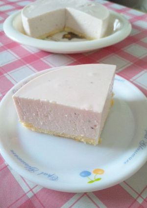 ほんのり香る♪いちご風味のレアチーズ-レシピのメイン写真