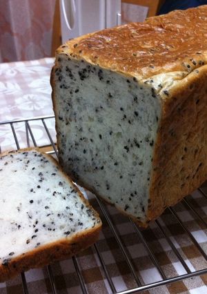 *黒ごま(セサミ)食パン*-レシピのメイン写真
