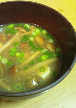 染み渡る味♪なめこ汁-レシピのメイン写真