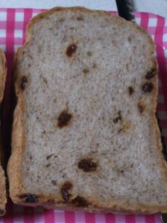 ふすま粉入り全粒粉のレーズンパン-レシピのメイン写真