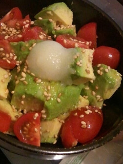 『アボカドトマトの簡単サラダ』-レシピのメイン写真