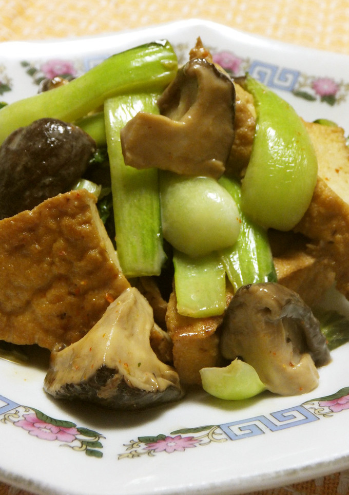 青梗菜と椎茸と厚揚げのオイマヨ炒め-レシピのメイン写真