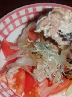 豚薄切り肉とたまねぎを茹でてサラダ-レシピのメイン写真