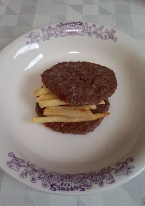 肉ではさむ!マックフライポテトバーガー-レシピのメイン写真