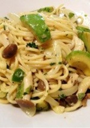 アボカドときのこのクリームパスタ-レシピのメイン写真