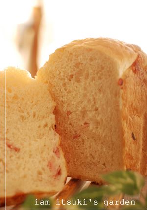 ツナオイルで☆ＨＢオニオンベーコン食パン-レシピのメイン写真