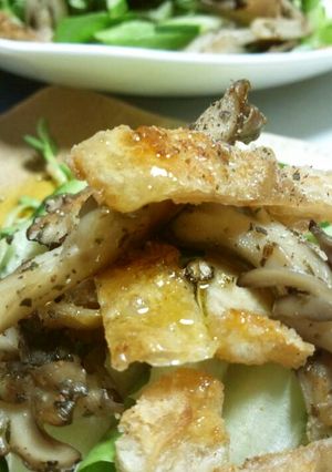 カリカリッ！鶏皮と舞茸のサラダ☆-レシピのメイン写真