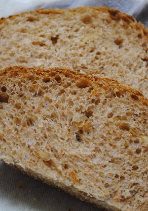 薄力粉とふすまで作ったいちじく食パン-レシピのメイン写真