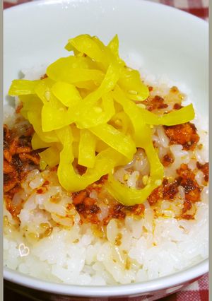 ごまドレッシングとラー油で簡単まかない丼-レシピのメイン写真