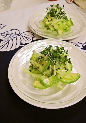 セロリとアボカドのサラダ-レシピのメイン写真