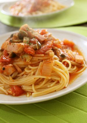 我家の定番ツナベーコントマトパスタソース-レシピのメイン写真